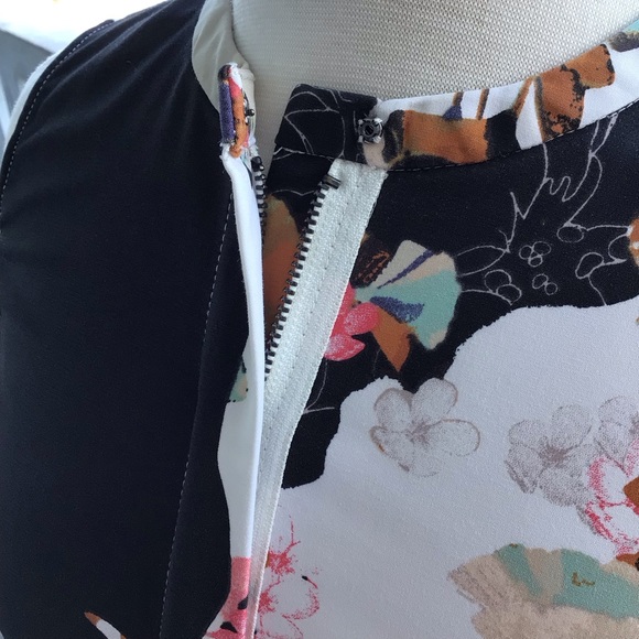 3.1 Phillip Lim Sleeveless Floral Peplum Zip and Hook Front Closure Blouse - Picture 6 of 13